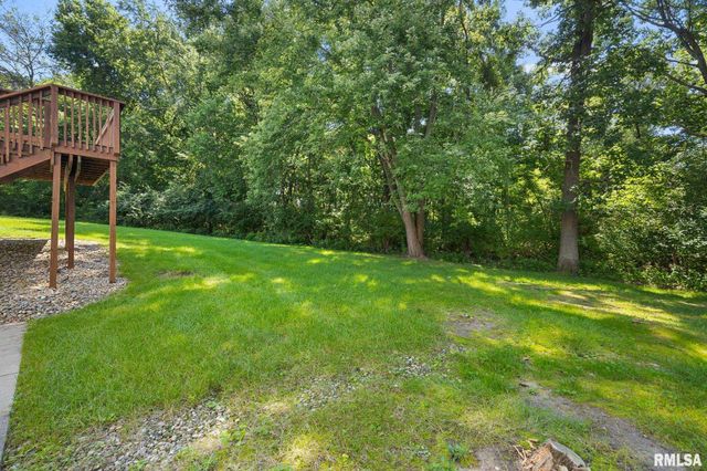 6502 N Queen Frances Ln, Peoria, IL 61615
