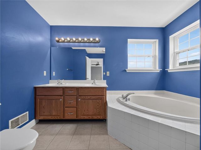 3821 Rittenhouse Road, Lower Macungie Twp, PA 18062
