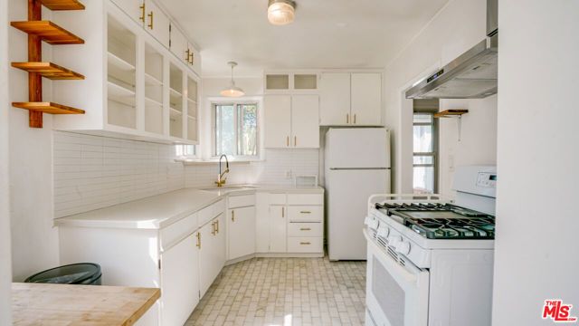 6632 W 87th Street, Los Angeles, CA 90045