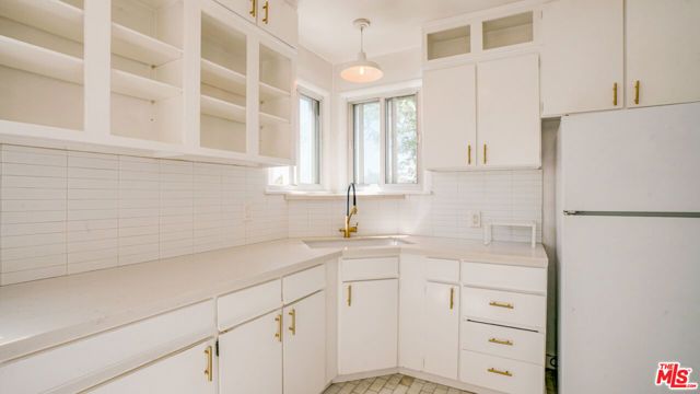 6632 W 87th Street, Los Angeles, CA 90045