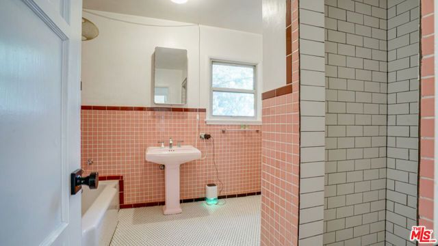 6632 W 87th Street, Los Angeles, CA 90045