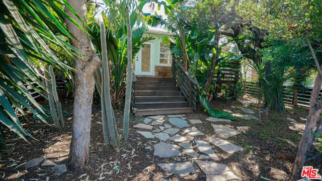 6632 W 87th Street, Los Angeles, CA 90045