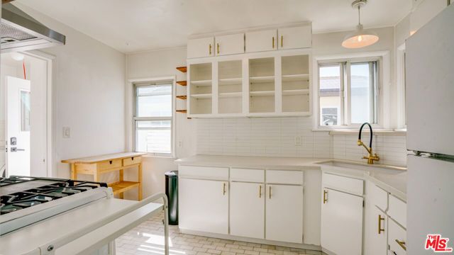 6632 W 87th Street, Los Angeles, CA 90045