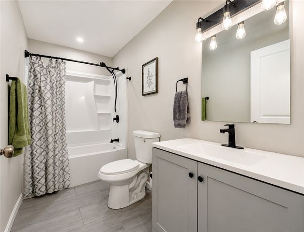 63 Chester Avenue, Providence, RI 02907