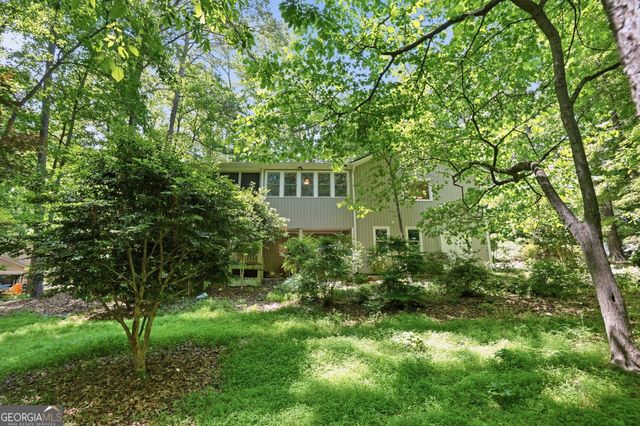 3662 Stonelake Court SW, Lilburn, GA 30047