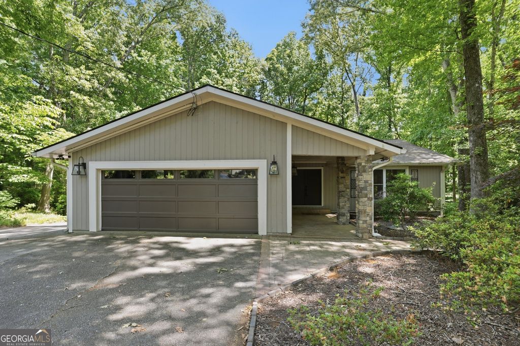 3662 Stonelake Court SW, Lilburn, GA 30047