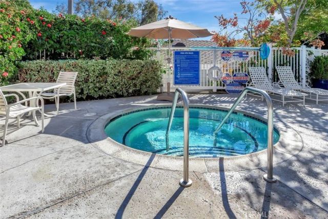 102 Santa Rosa Court, Laguna Beach, CA 92651