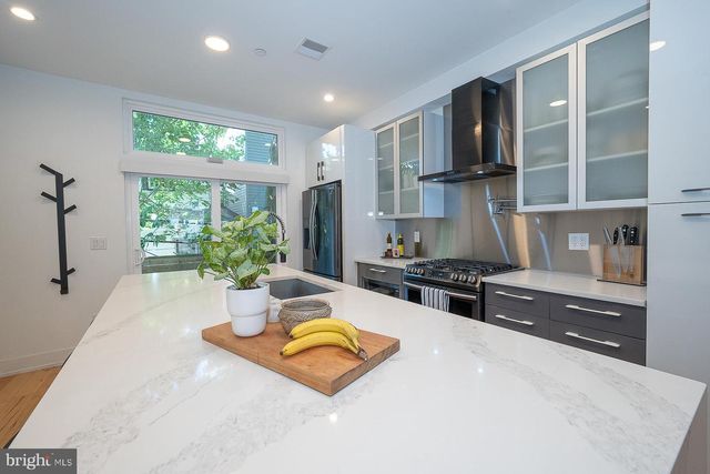 2228 SEARS ST, Philadelphia, PA 19146