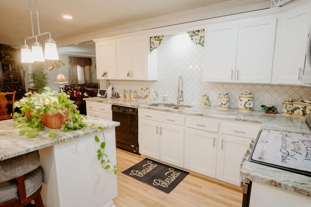 1512 Chris Drive, Benton, AR 72015