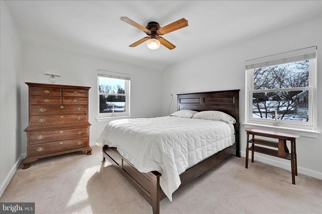 1827 DIVOT CT, Lancaster, PA 17602