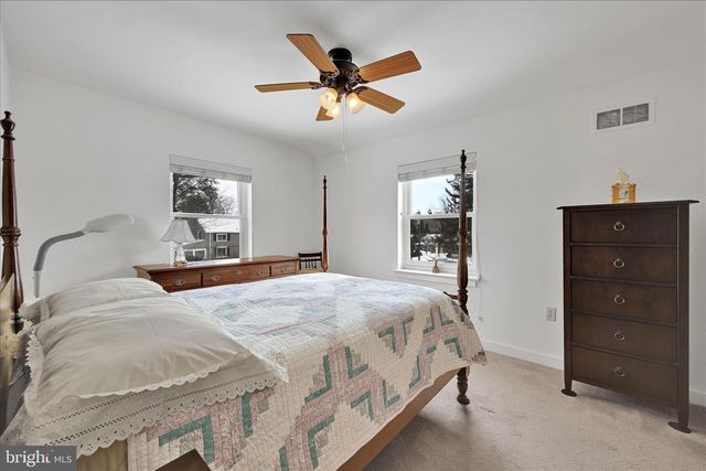 1827 DIVOT CT, Lancaster, PA 17602