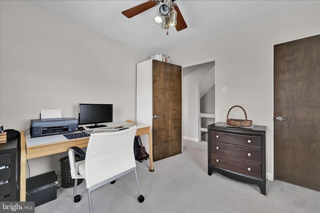 1827 DIVOT CT, Lancaster, PA 17602