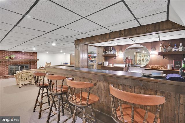 1827 DIVOT CT, Lancaster, PA 17602