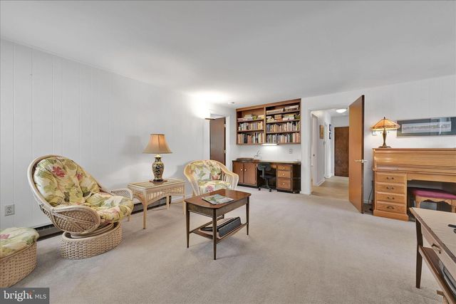 1827 DIVOT CT, Lancaster, PA 17602