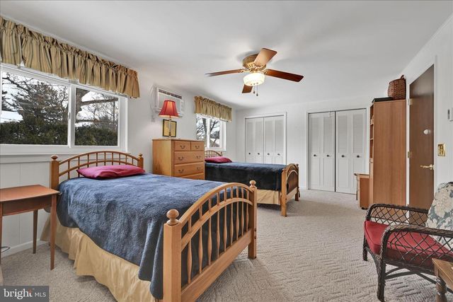 1827 DIVOT CT, Lancaster, PA 17602