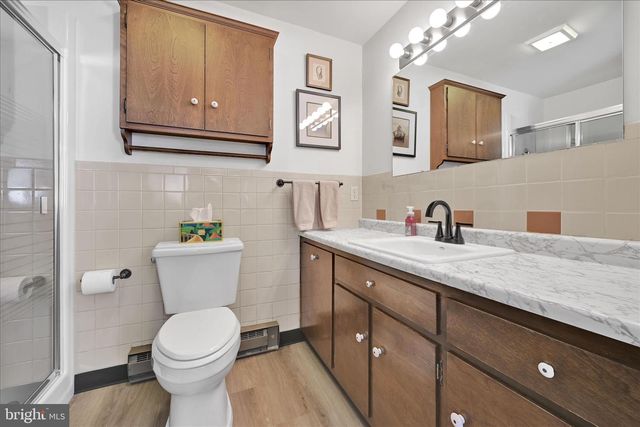 1827 DIVOT CT, Lancaster, PA 17602