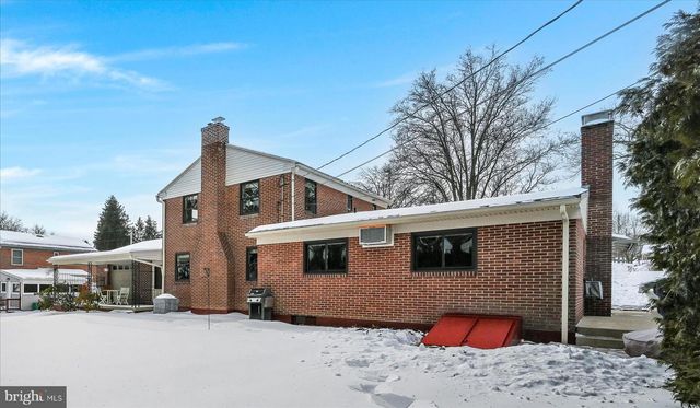 1827 DIVOT CT, Lancaster, PA 17602