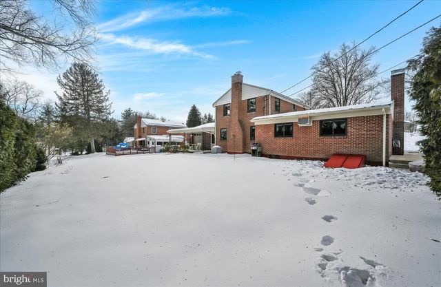 1827 DIVOT CT, Lancaster, PA 17602