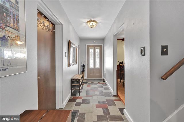 1827 DIVOT CT, Lancaster, PA 17602