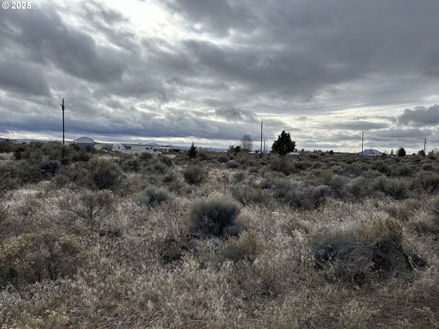 Wonderland St 6200, Christmas Valley, OR 97641