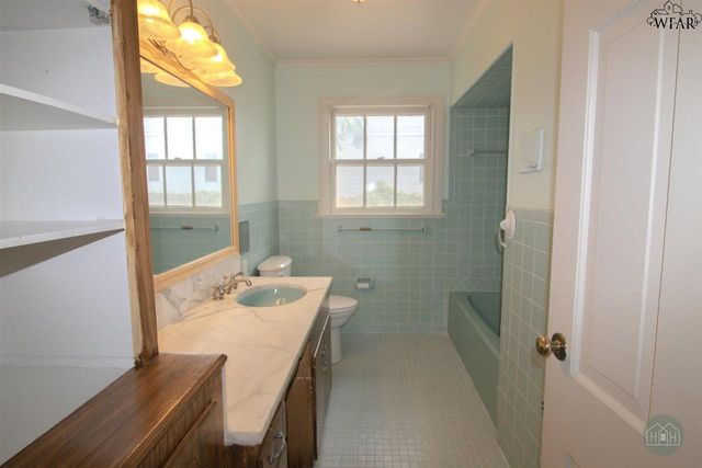 2222 PARADISE STREET, Vernon, TX 76384