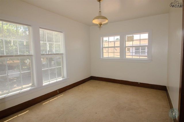 2222 PARADISE STREET, Vernon, TX 76384