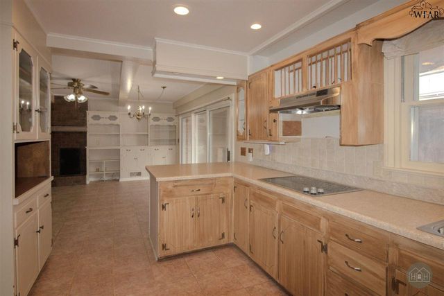 2222 PARADISE STREET, Vernon, TX 76384