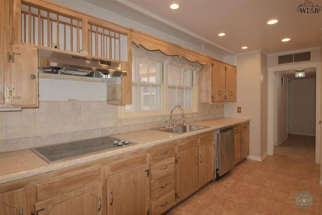 2222 PARADISE STREET, Vernon, TX 76384