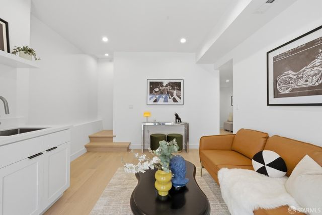 1962 Quint Street, San Francisco, CA 94124