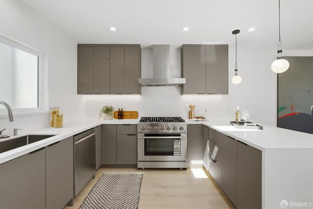 1962 Quint Street, San Francisco, CA 94124