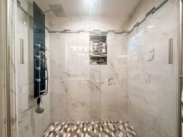 18345 Harvest LANE, Brookfield, WI 53045