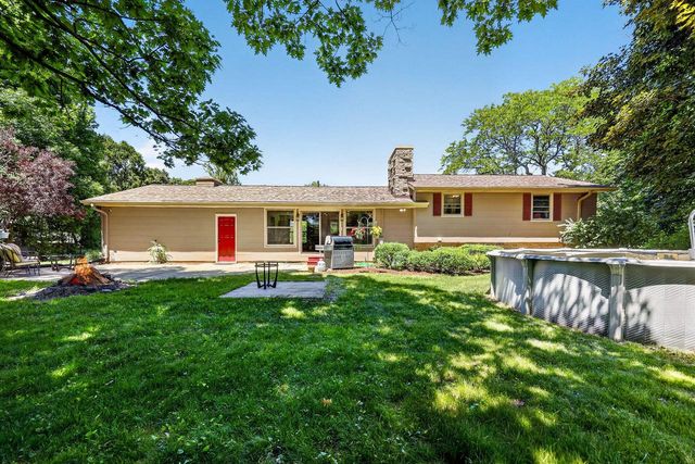 18345 Harvest LANE, Brookfield, WI 53045