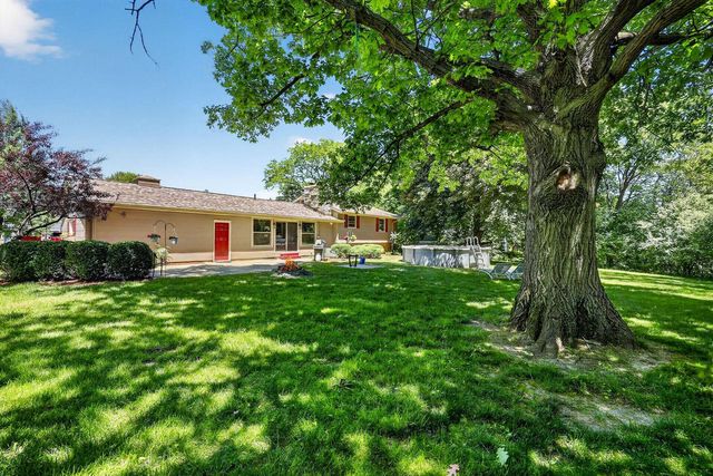 18345 Harvest LANE, Brookfield, WI 53045