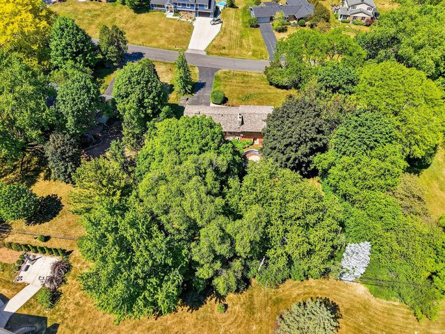 18345 Harvest LANE, Brookfield, WI 53045