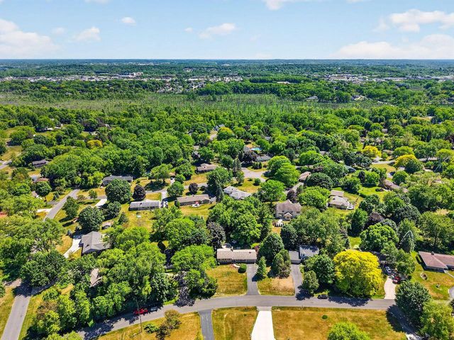 18345 Harvest LANE, Brookfield, WI 53045