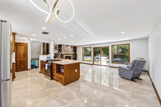 18345 Harvest LANE, Brookfield, WI 53045