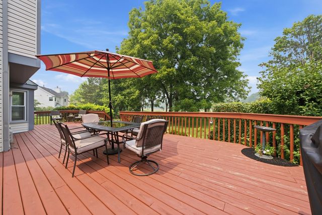 68 Chestnut Terrace, Buffalo Grove, IL 60089