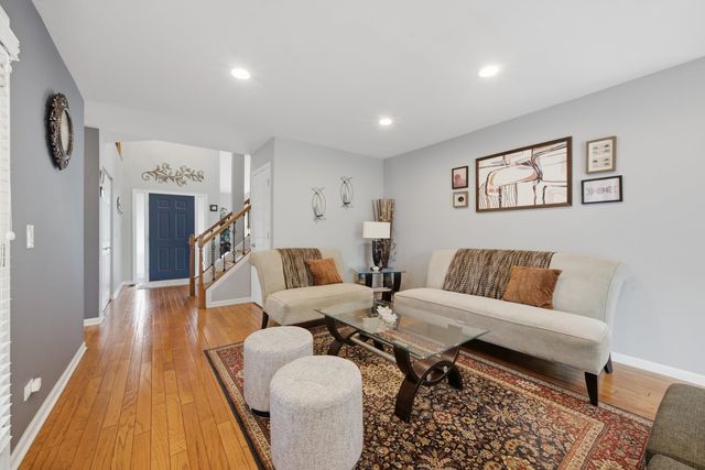 68 Chestnut Terrace, Buffalo Grove, IL 60089