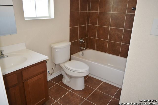 16711 Jupiter Hvn Unit 2, Selma, TX 78154