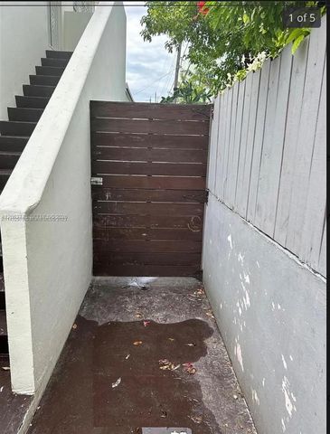 2215 NW 33rd St, Miami, FL 33142