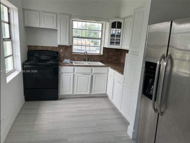 2215 NW 33rd St, Miami, FL 33142