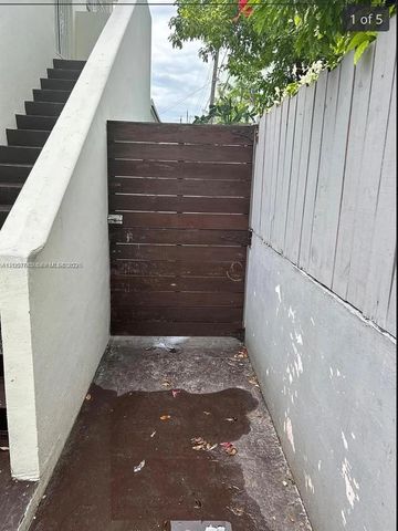 2215 NW 33rd St, Miami, FL 33142