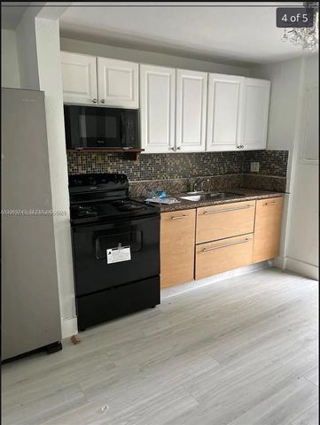 2215 NW 33rd St, Miami, FL 33142