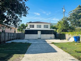 2215 NW 33rd St, Miami, FL 33142