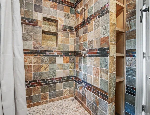 219 Daffodil Street, Hot Springs, AR 71913