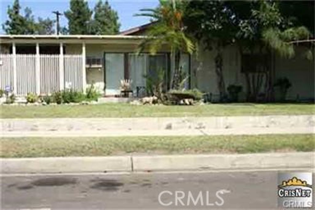 16051 Los Alimos, Granada Hills (los Angeles), CA 91344