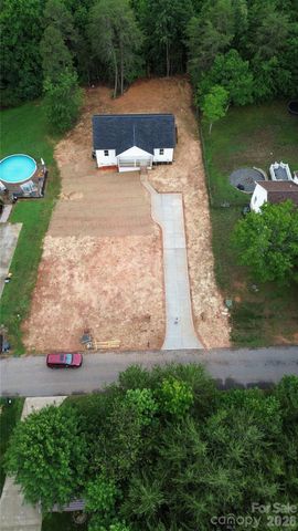 120 Whistling Pines Drive, Statesville, NC 28677