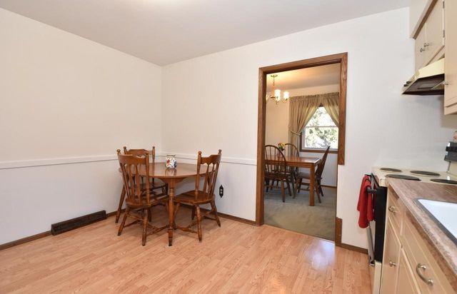 2324 S Brookland ROAD, New Berlin, WI 53151