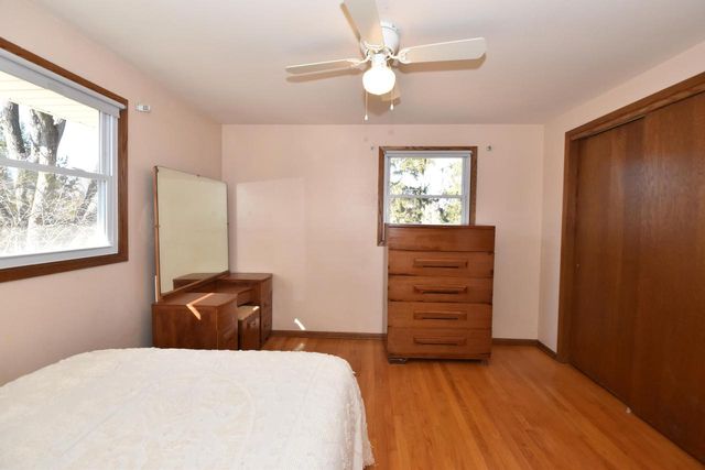 2324 S Brookland ROAD, New Berlin, WI 53151