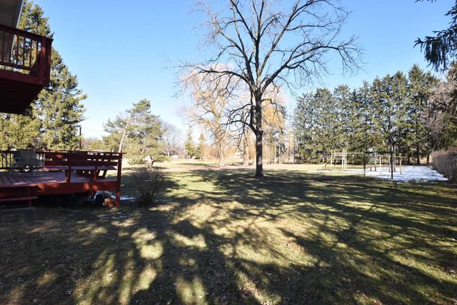 2324 S Brookland ROAD, New Berlin, WI 53151